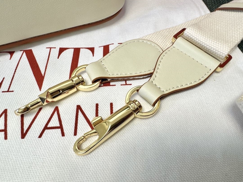 Va1e*ntin0 satchel bag